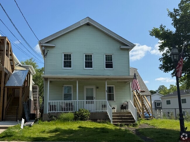 Building Photo - 53 Main St Rental