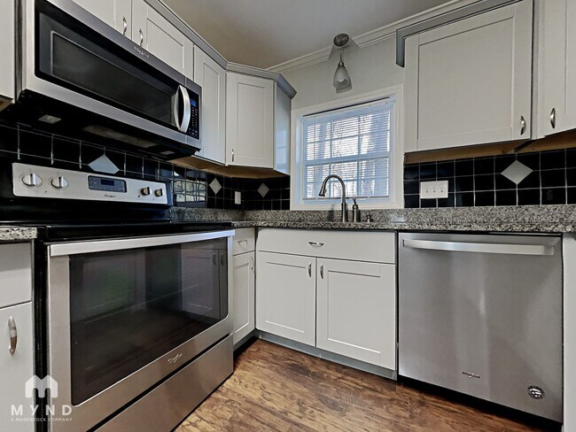 Photo - 4811 McAlpine Ln