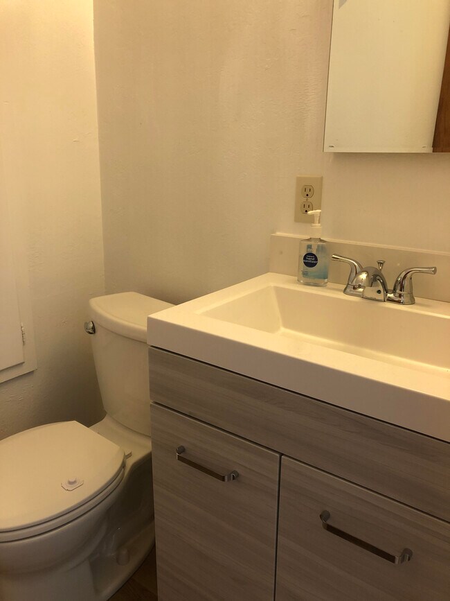 1733 Noranda Dr Unit One