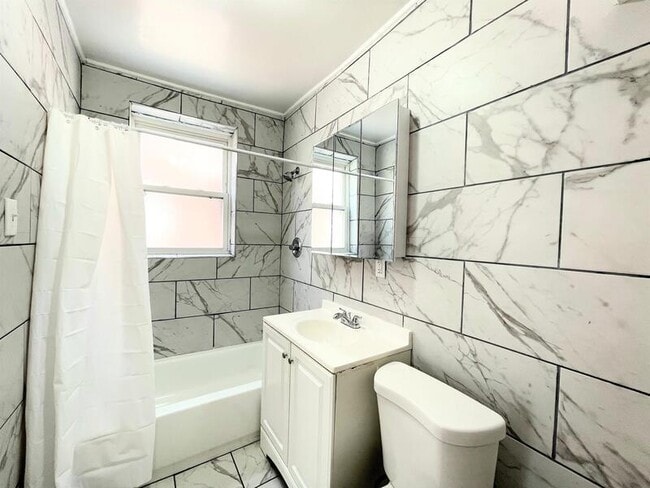 7202 Lyndover Pl Unit 2W