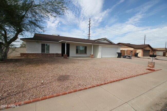 Photo - 626 W Paseo Way