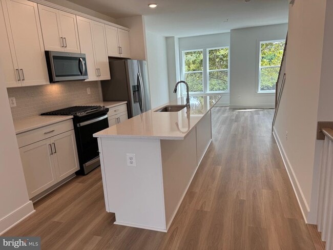 Photo - 831 King Farm Blvd
