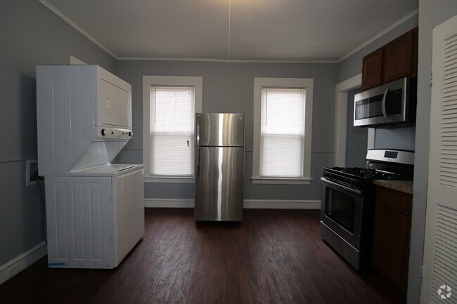 Building Photo - 76 Warren St Unit 2nd Fl Rental