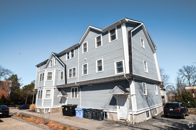 Building Photo - 161 Waterman St Rental