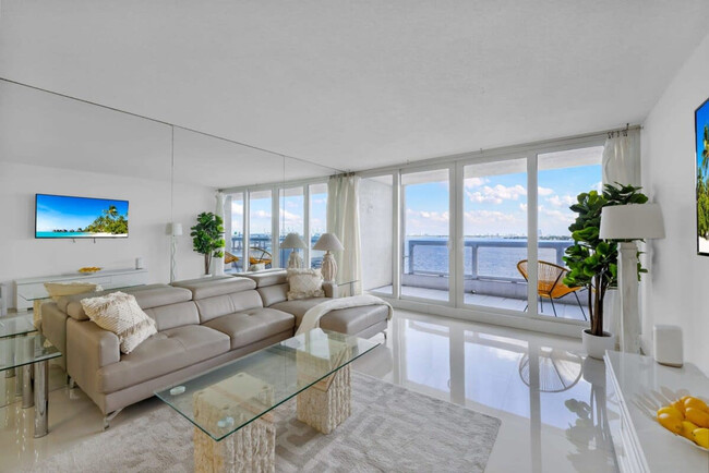 Photo - 1717 N Bayshore Dr Apartamento Unidad ID1054113P