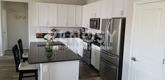 Photo - 1803 E Grove St