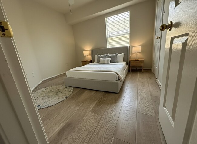 Photo - 16623 Newglen Ln