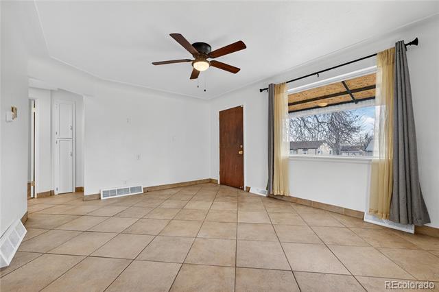 Photo - 225 S Yates St