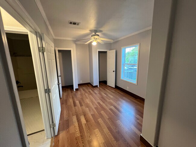 Photo - 2709 Munster Blvd