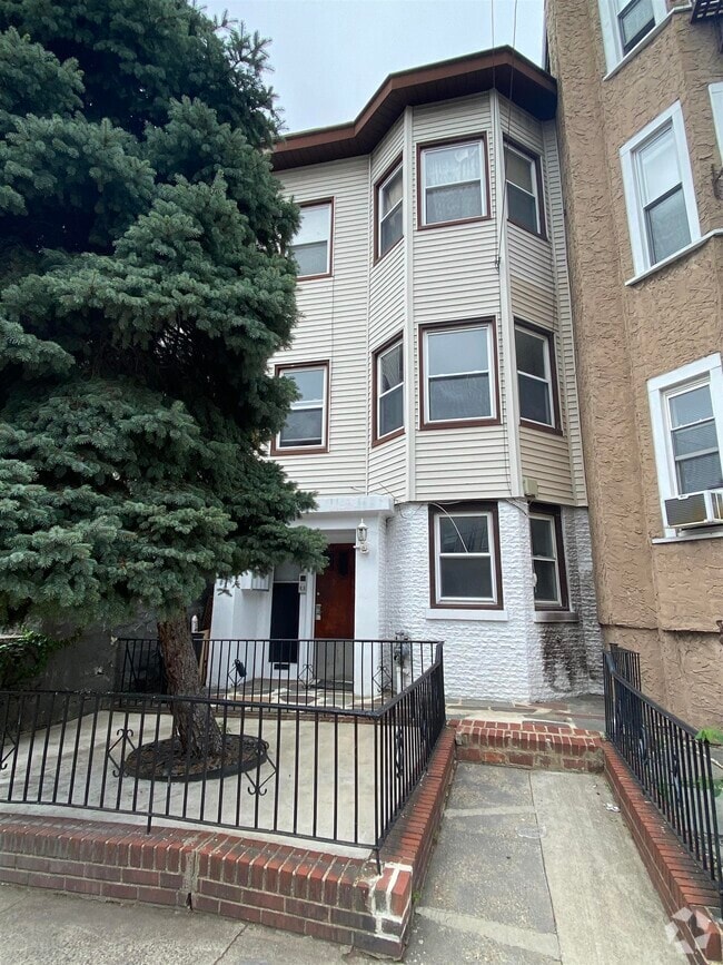 Building Photo - 146 Bowers St Unit #1 Rental