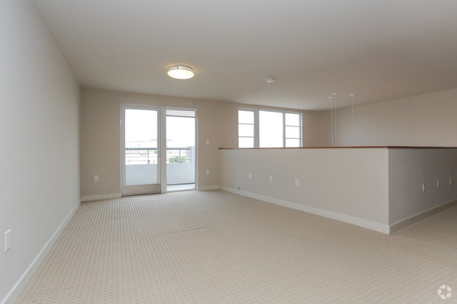 2BR, 2BA - 1670 SF