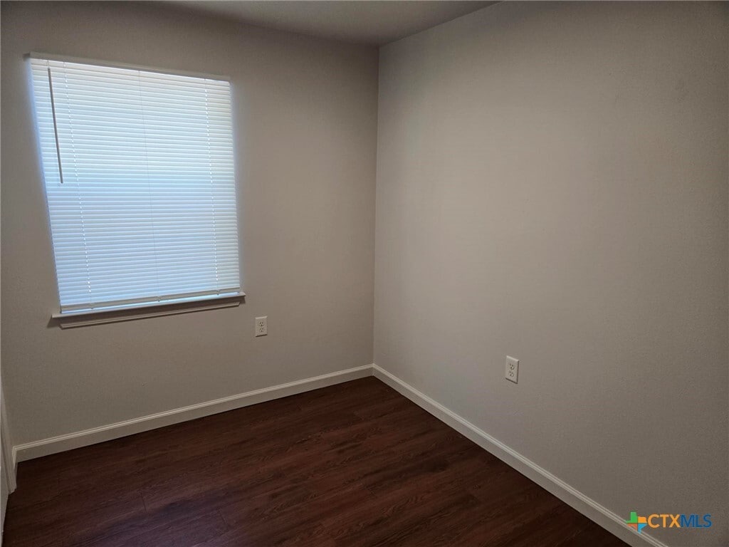 Photo - 1037 W Court St Unidad Main