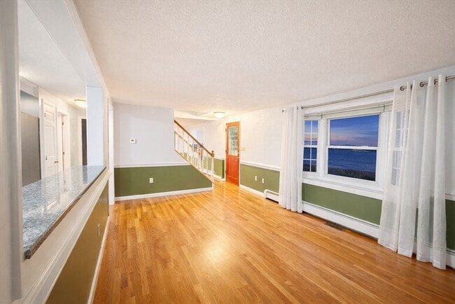 Photo - 163 Mills Ave