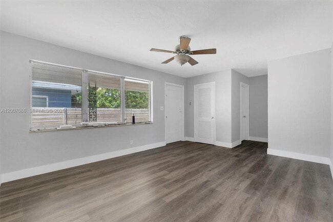 Photo - 923 N 17th Ave Unit 2