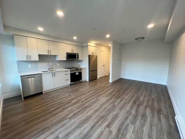 Photo - 147 Haliburton St