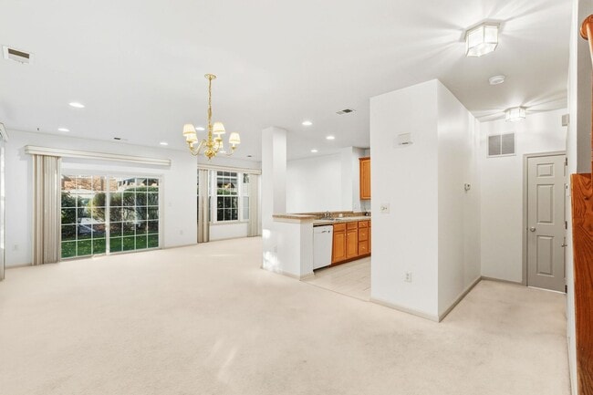 Photo - 108 Riverwalk Way