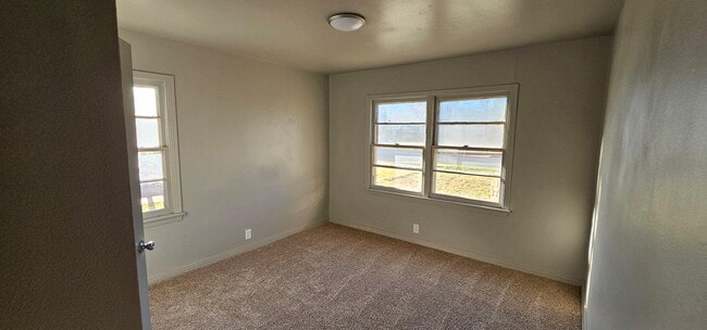 Photo - 2118 47th St