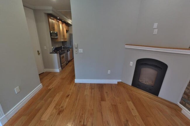 Photo - 252 E 50th St (between 2nd & 3rd Ave), #5 Unidad 5