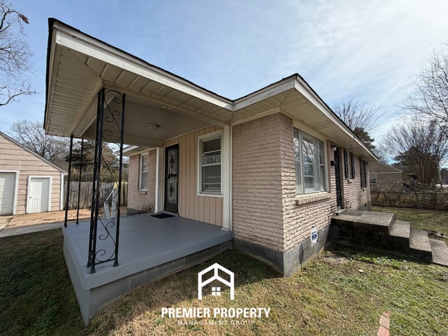 Photo - Charming 3BR Home w/ Hardwood Floors & Fenced Backyard in East Memphis