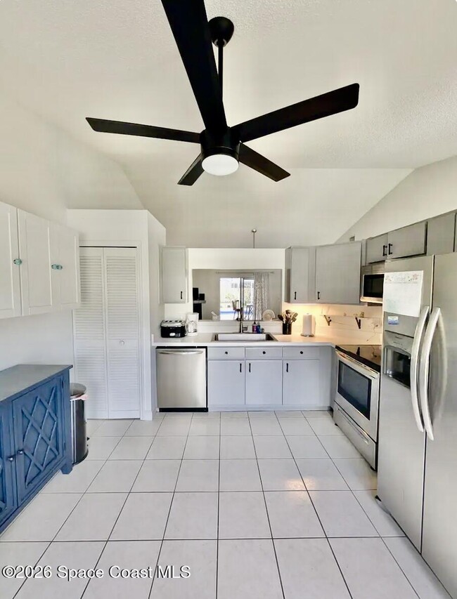 Photo - 700 Pampas St NW