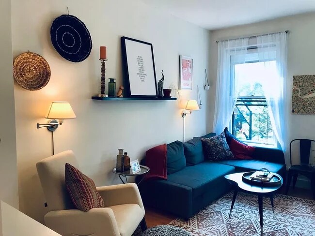 Photo - 1053 Beacon St