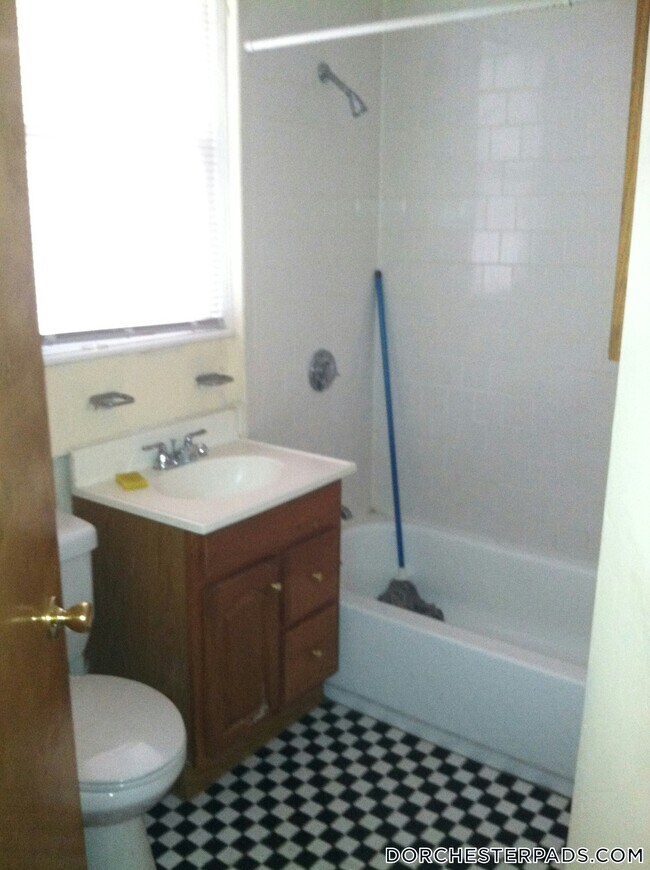 Photo - 8 Bailey St Unit 2
