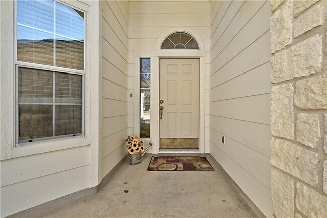 Photo - 317 McCoy Ln