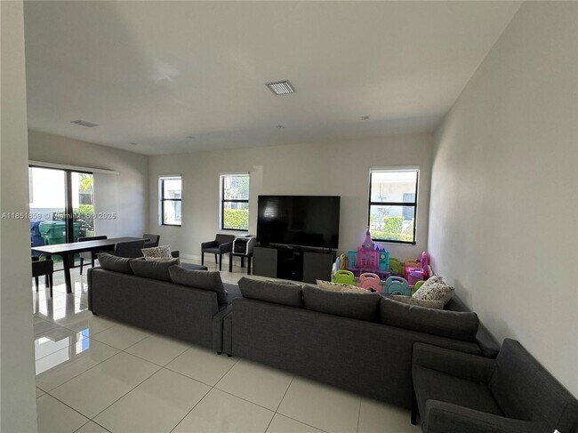 Photo - 8283 NW 47th Ln