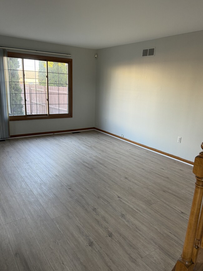 Photo - 16891 Penrod Dr