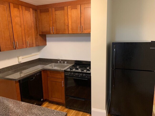 Photo - No Fee! Avl NOW - 3BR on Beacon St right o...