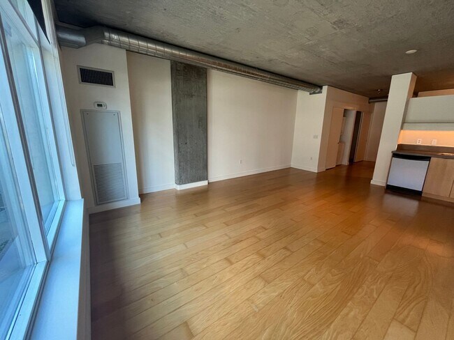 Photo - THE CIVIC IN GOOSE HOLLOW STUDIO BEDROOM CONDO!