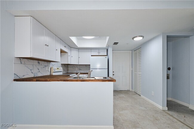 Photo - 824 Alderman St Unit 209