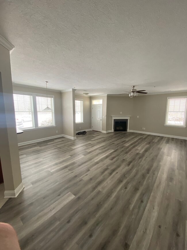 Building Photo - 217 E Saint Joseph St Rental