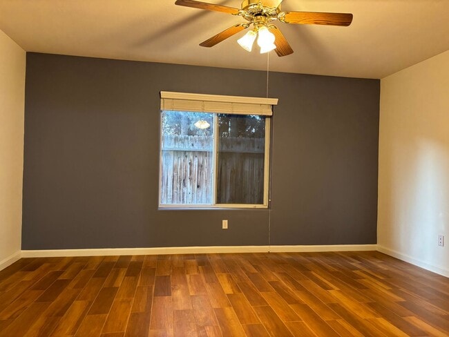 Photo - 3625 Bernard St