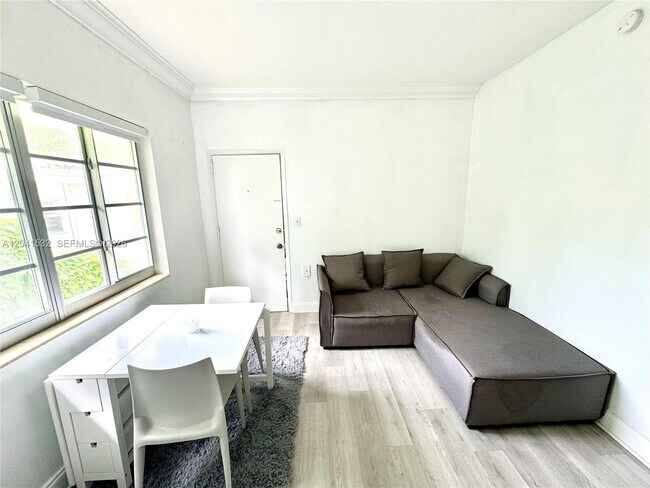 Photo - 1341 Meridian Ave Unit 204