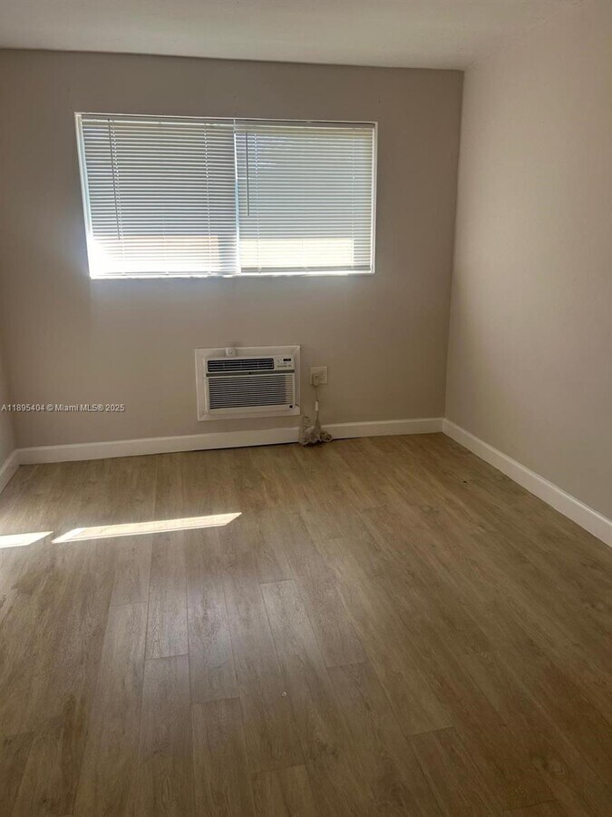 Photo - 7561 Venetian St Unidad 1