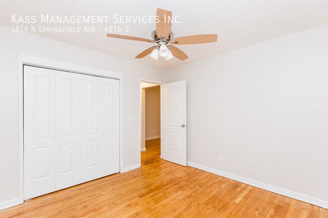 Photo - 4816 N Springfield Ave Unidad 4816-2