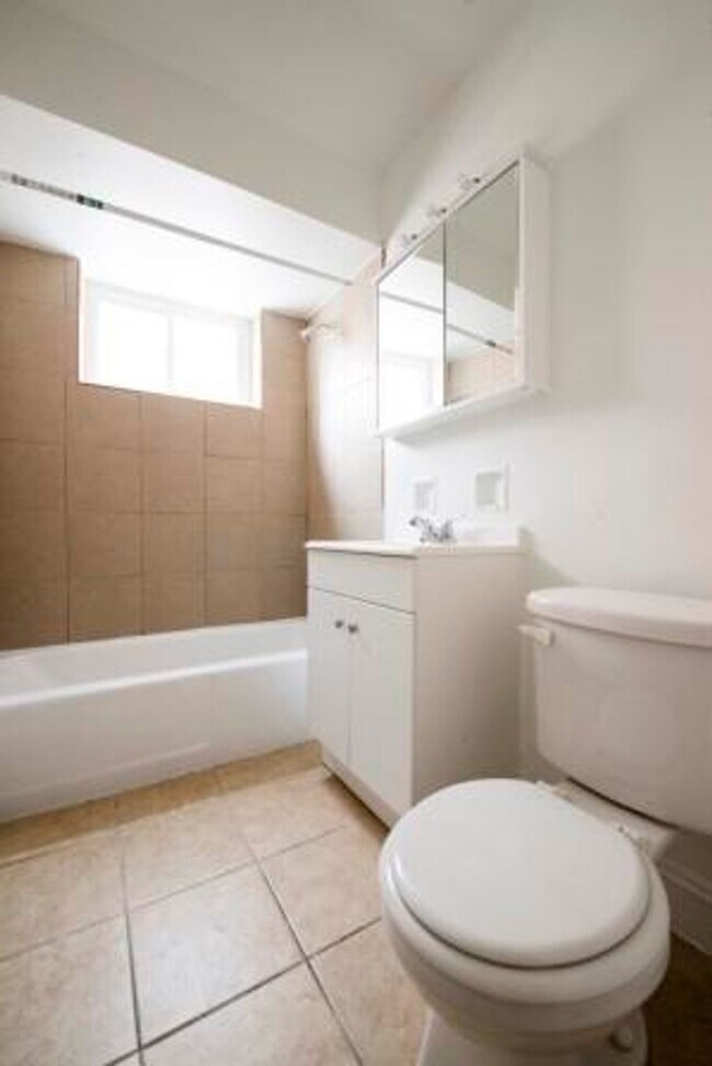 2062 W 135th