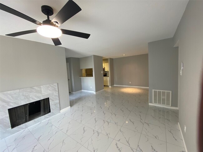 Photo - 6633 W Airport Blvd Unidad 903