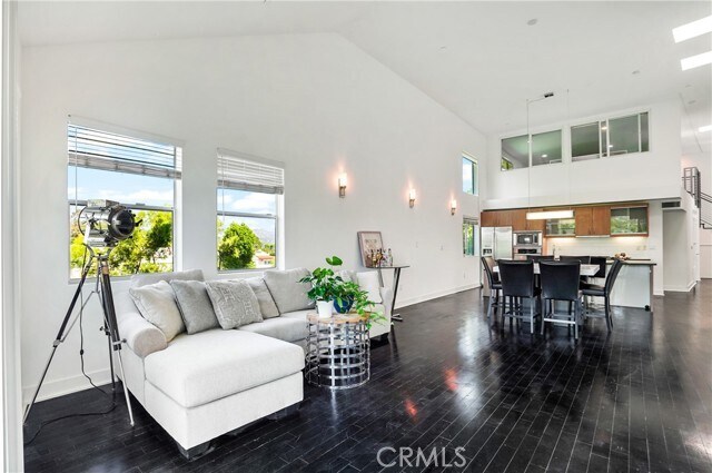 Photo - 12837 Moorpark St Unidad 405