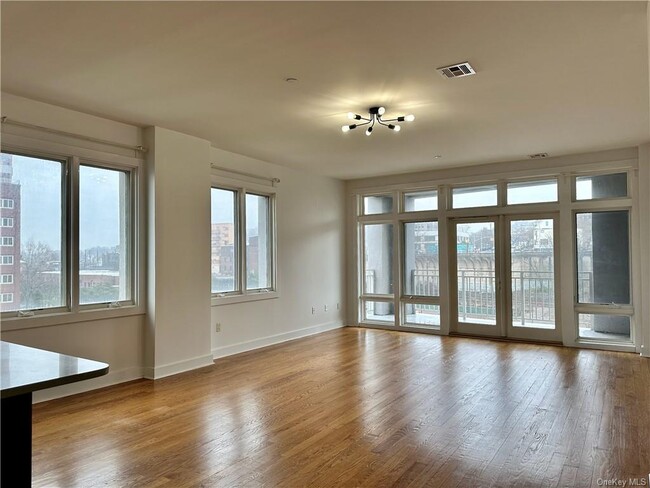 Photo - 90 Bay Street Landing Condo Unit 4D