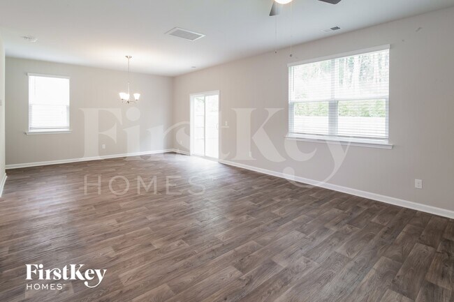 Photo - 132 Whispering Wood Dr