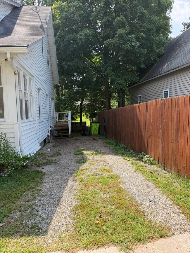 Photo - 317 E Cass St