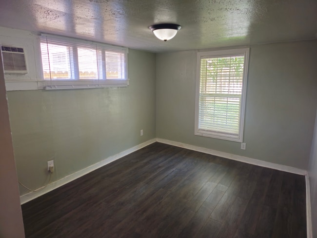 Photo - 608 Price St Unidad 1