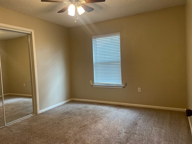 Large bedroom upstairs - 46 Wright Pkwy NW