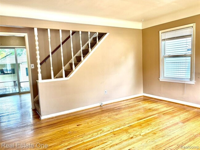 Photo - 2027 Brockton Ave