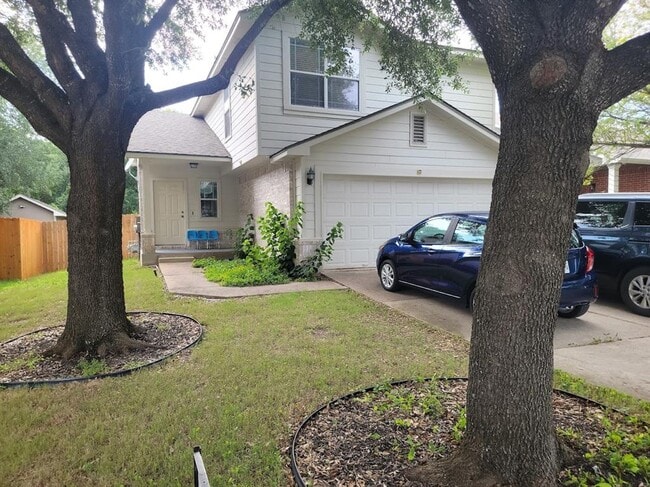 Building Photo - 14808 Sassafras Trail