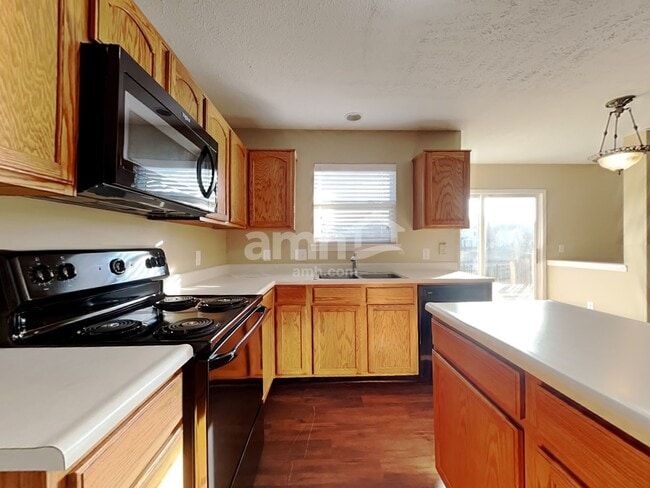 Photo - 5825 Columbia Cir