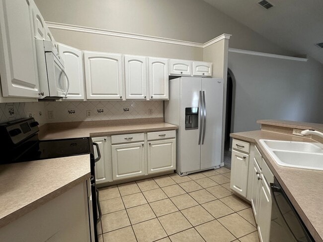 Photo - Coming Available Soon - 3/2 Split Plan Home in Eustis with Screened Porch!