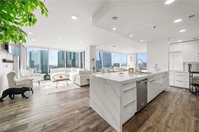 Photo - 3338 Peachtree Rd